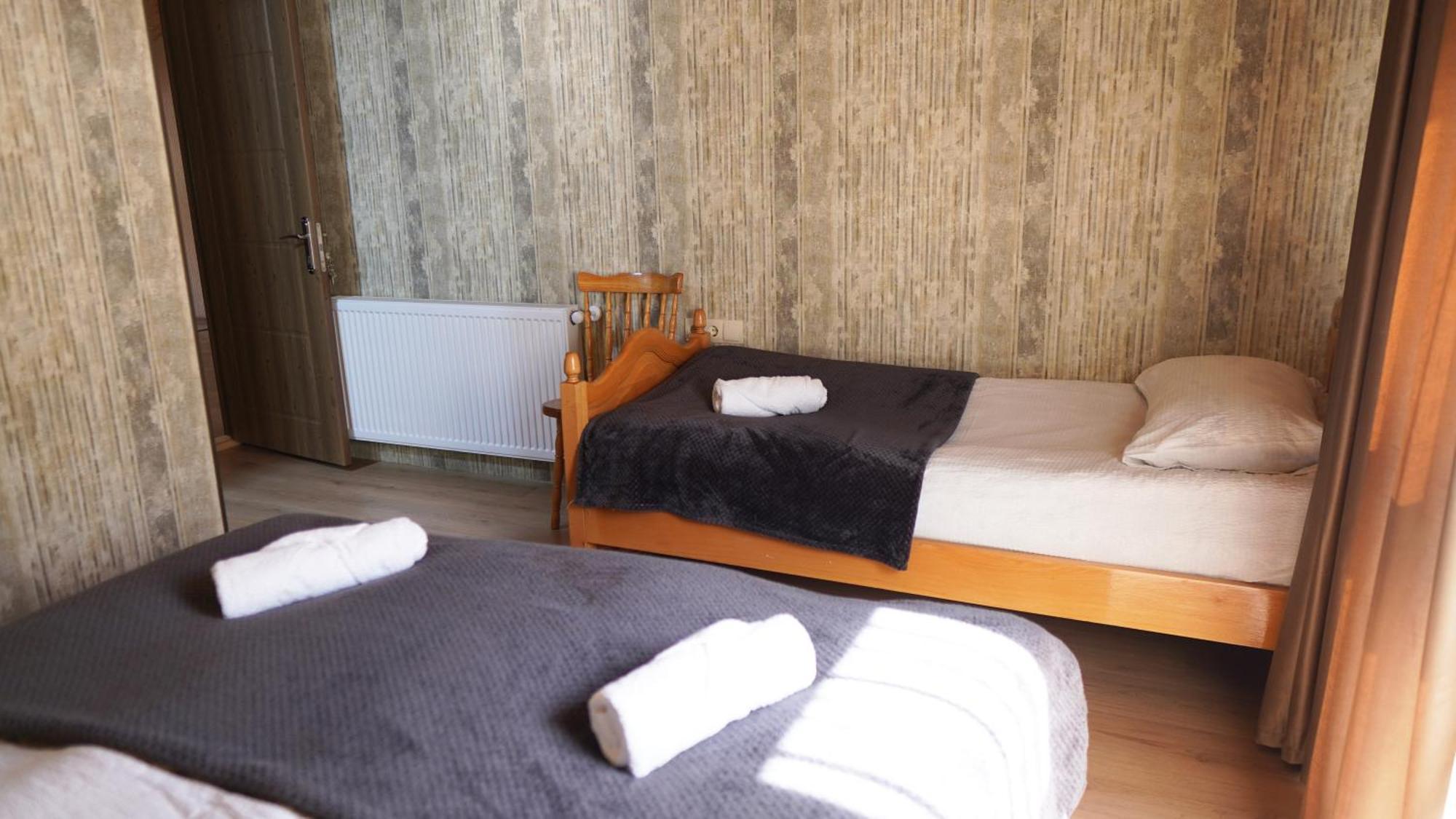 Archil And Nino Gigauri Guest House Stepantsminda Exterior foto