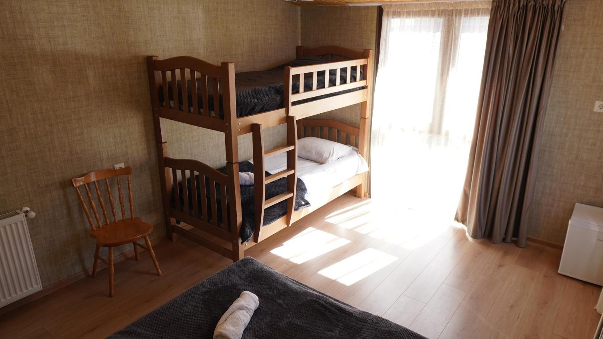 Archil And Nino Gigauri Guest House Stepantsminda Exterior foto