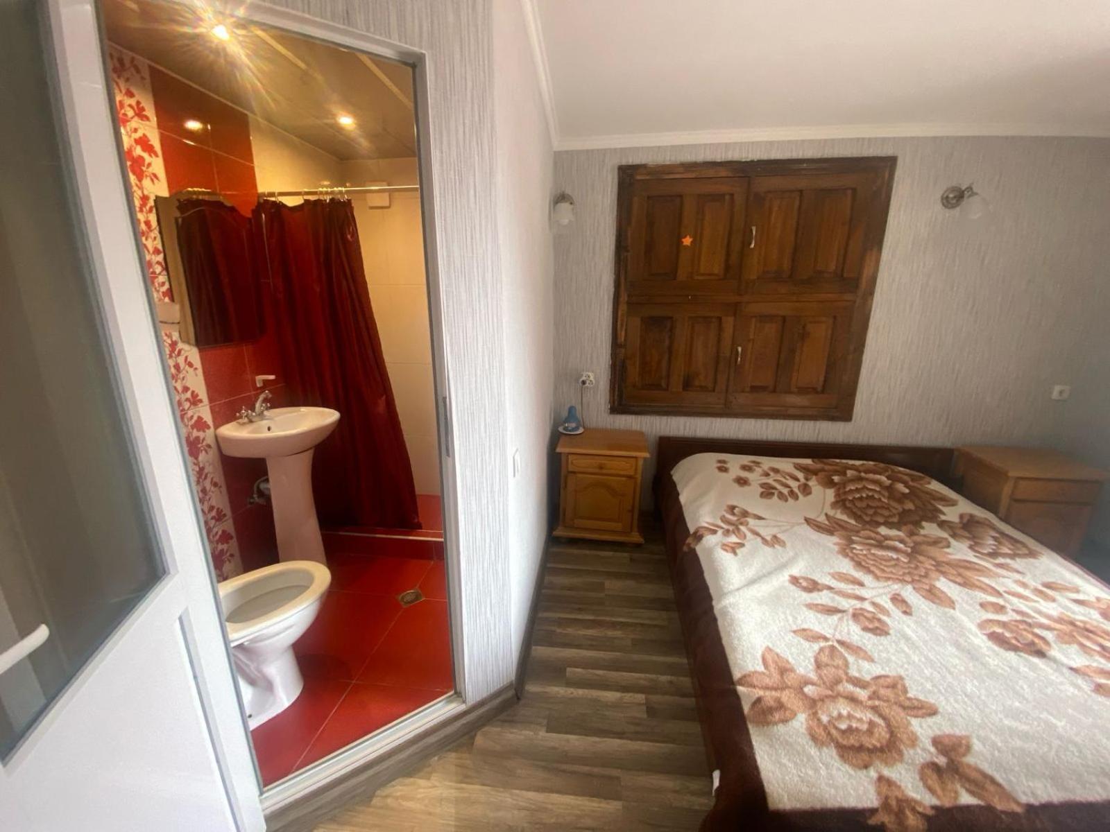 Archil And Nino Gigauri Guest House Stepantsminda Exterior foto