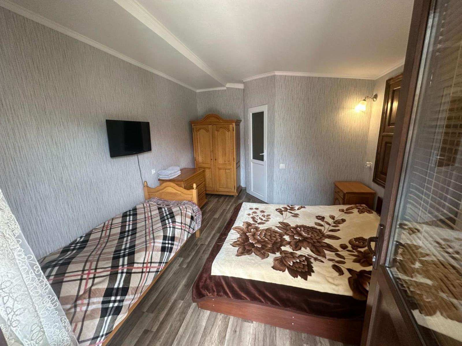 Archil And Nino Gigauri Guest House Stepantsminda Exterior foto